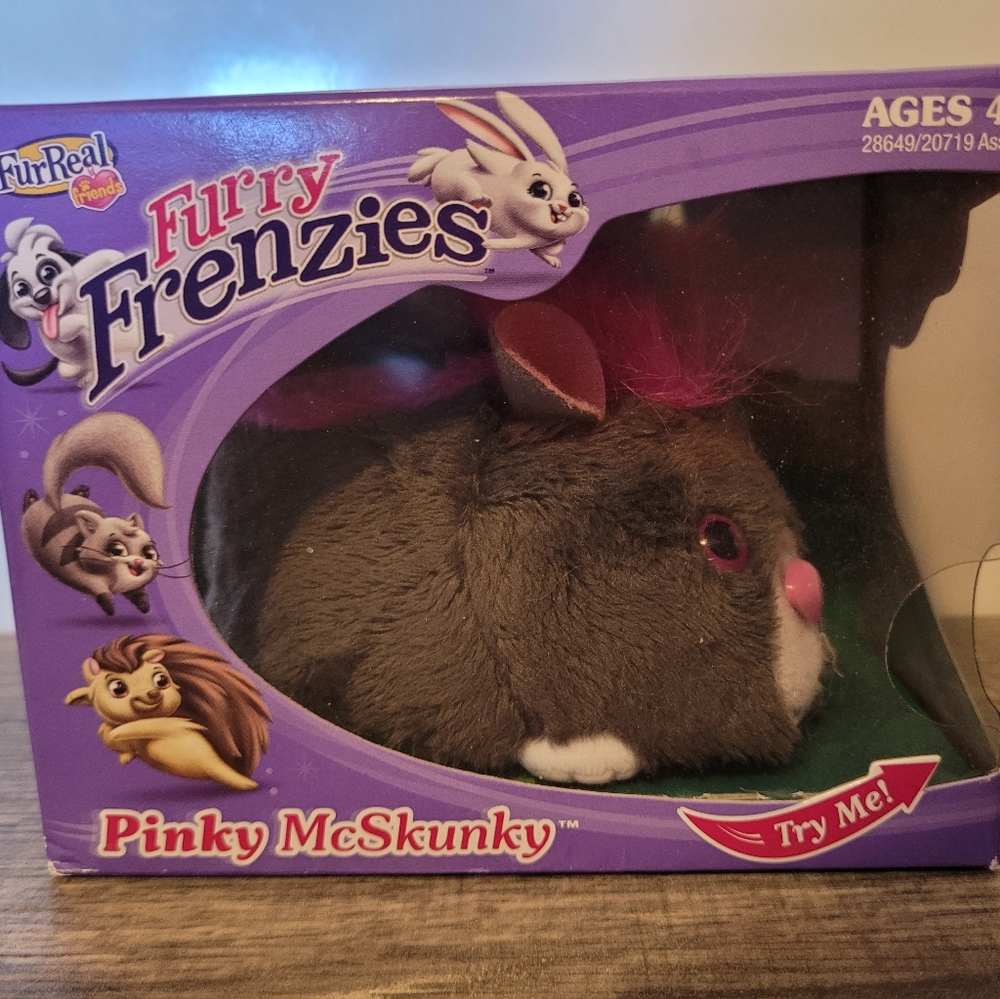 Furry Frenzies Pinky McSkunky